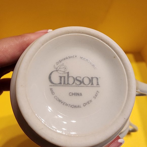 Adorable Pink Lilly footed mugs - set of 4 Gibson Saratoga - New - Picture 6 of 15